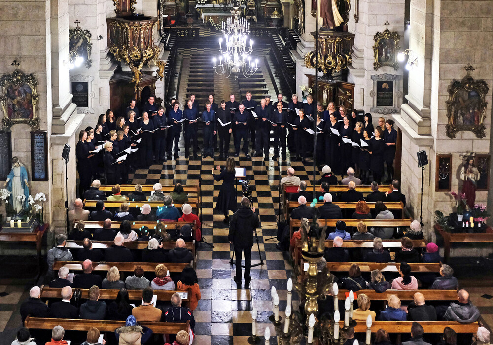 8.11.2019. ‘In The Quest’ choir. Basilica of the Visitation of the Blessed Virgin Mary in Kraków. A musical bridge between Poland and the Netherlands. Photo: Artur Gawor