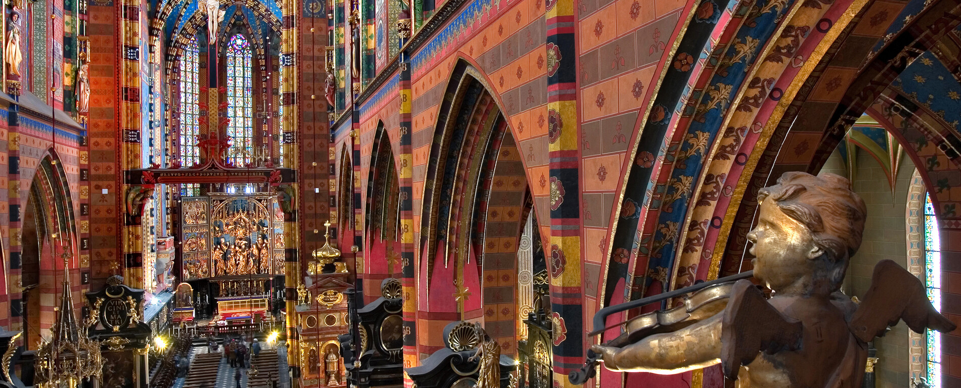 St Mary’s Church in Kraków, nave, view of the altar by Veit Stoss
