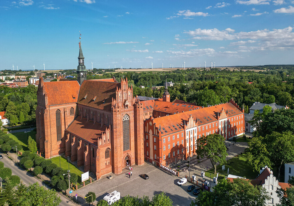 The Archcathedral Basilica of the Assumption of the Blessed Virgin Mary and St Andrew in Frombork, dating from the 14th century, is one of the most important historical monuments in Warmia and Masuria.