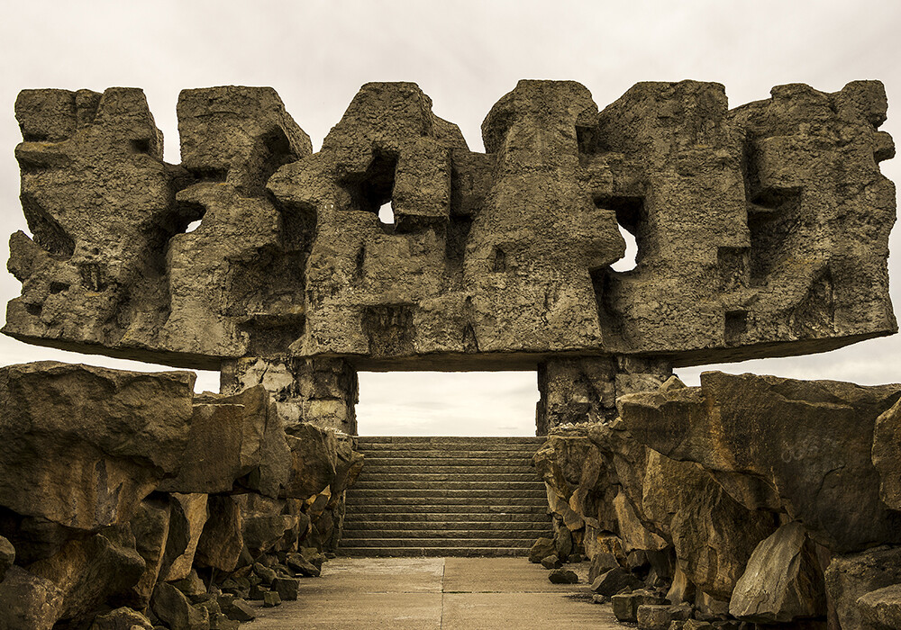 Monument to the victims at the Majdanek Museum , Lublin